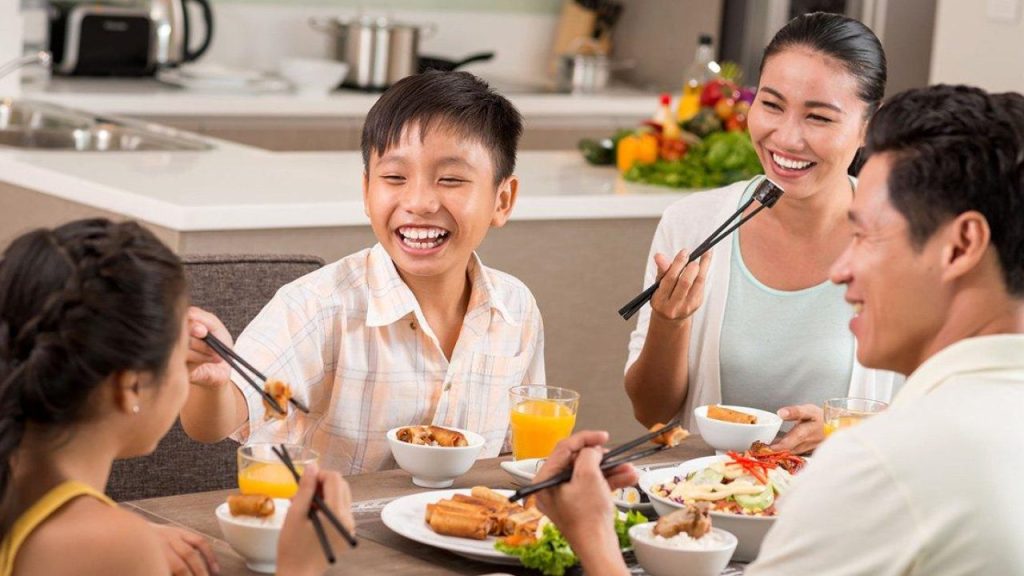 Văn hóa ăn uống ảnh hưởng đến rối loạn tiêu hóa